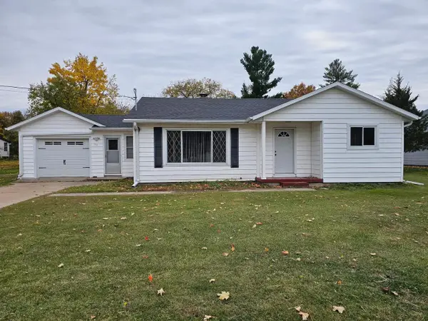 207 W PARKER STREET, Weyauwega, WI 54983