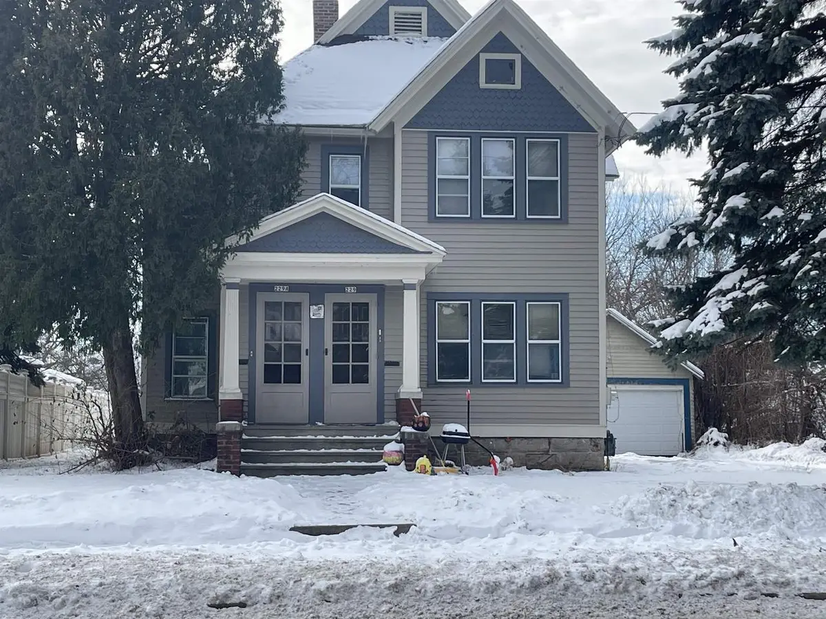 229 E IRVING AVENUE, Oshkosh, WI 54901 - Image #1