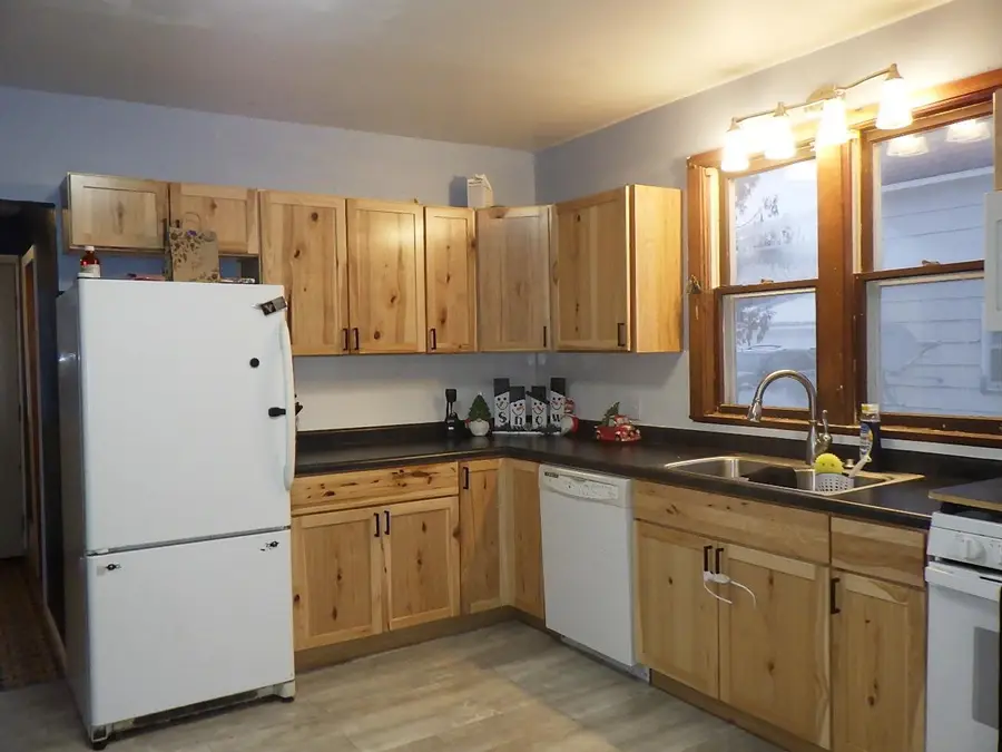 5551 DOWNTOWN LANE, Gillett, WI 54124 - Image #3