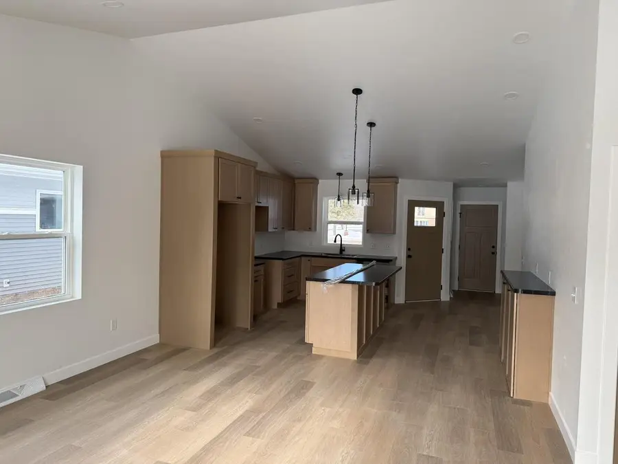 1109 E MURDOCK AVENUE, Oshkosh, WI 54901 - Image #2