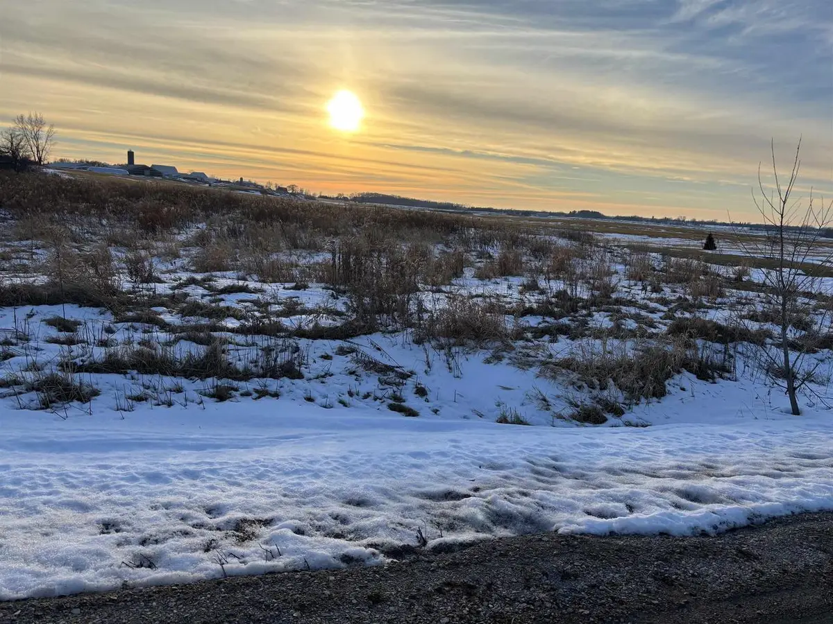 SUNSET VIEW CIRCLE, Kaukauna, WI 54130 - Image #1