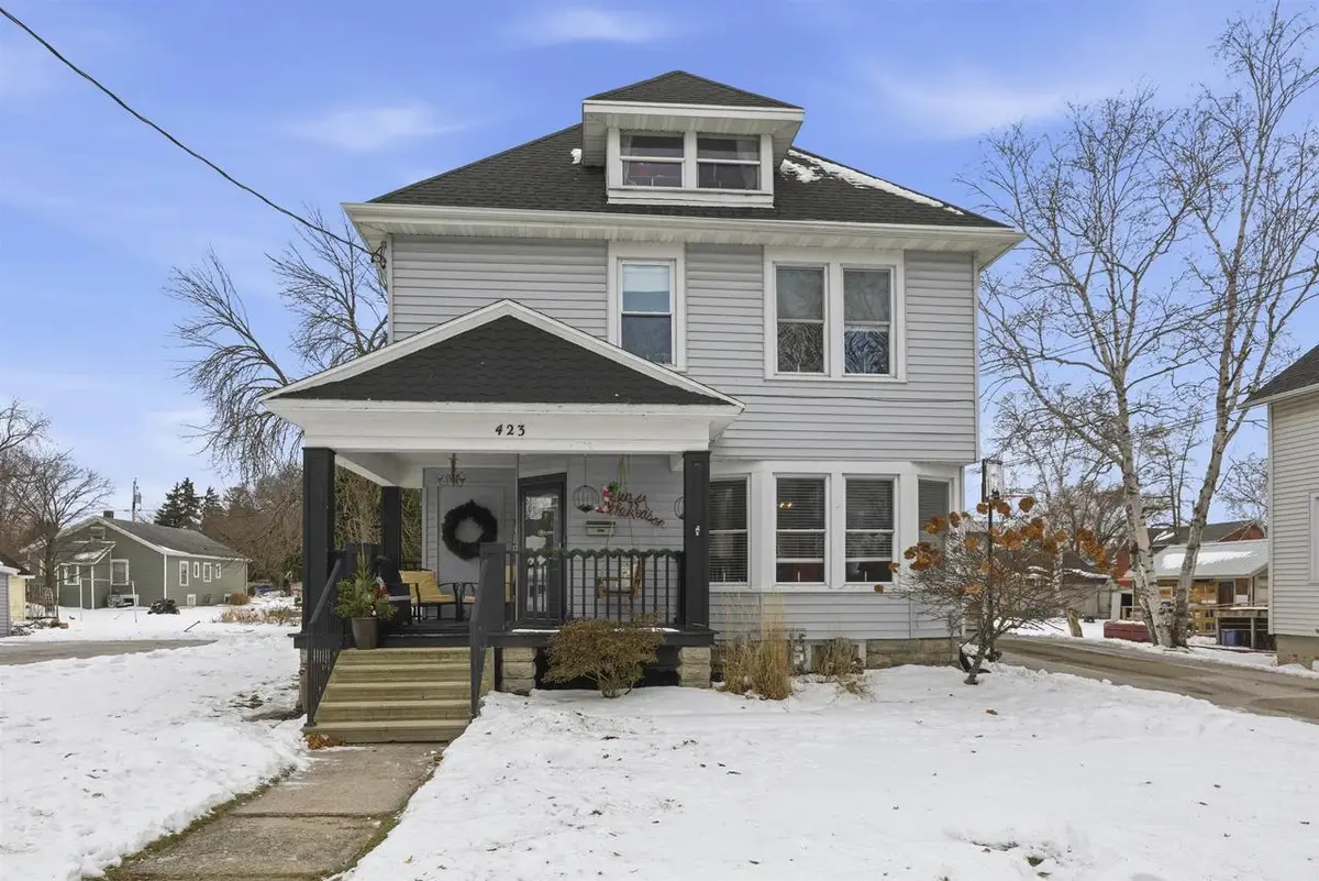 423 E DOTY AVENUE, Neenah, WI 54956 - Image #1