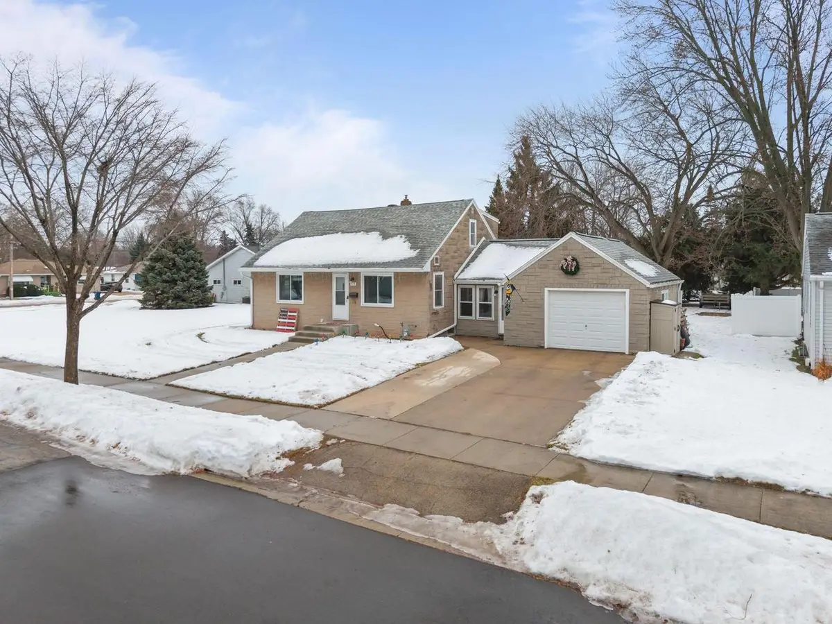 929 HARDING STREET, Menasha, WI 54952 - Image #1