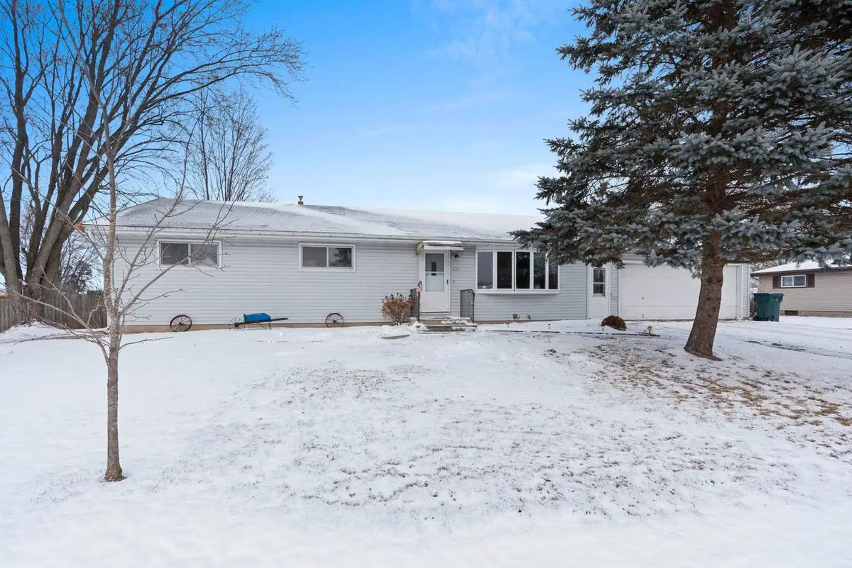 270 WALNUT STREET, Manawa, WI 54949 - Image #1