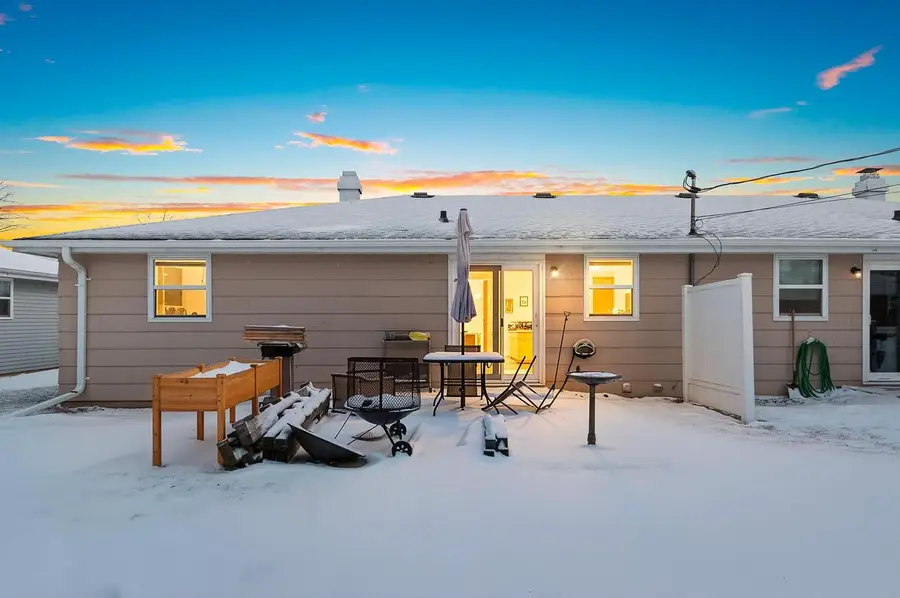 1237 PRIMROSE LANE, Neenah, WI 54956 - Image #2