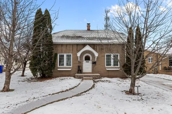 913 DESNOYER STREET, Kaukauna, WI 54130