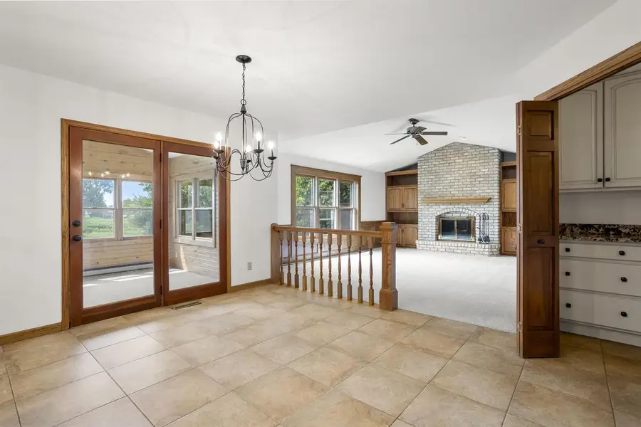 2421 W TWIN WILLOWS DRIVE, Appleton, WI 54914 - #2