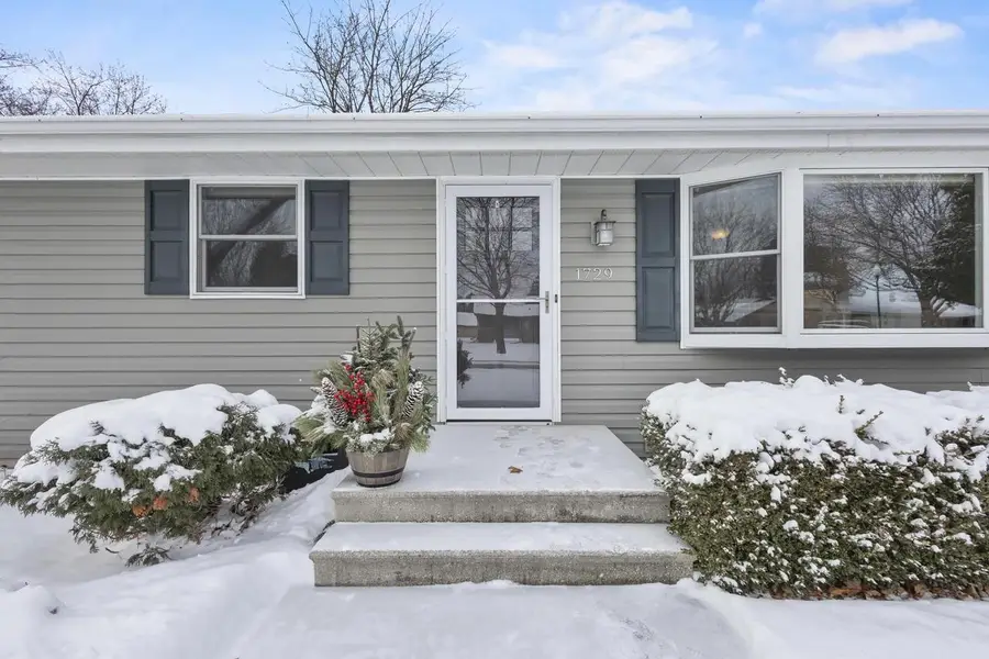 1729 N BLOSSOM DRIVE, Appleton, WI 54914 - Image #2