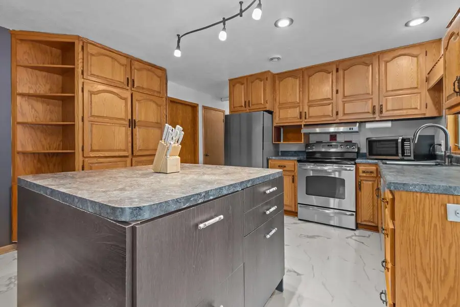 958 COZY LANE, Oshkosh, WI 54901 - Image #3