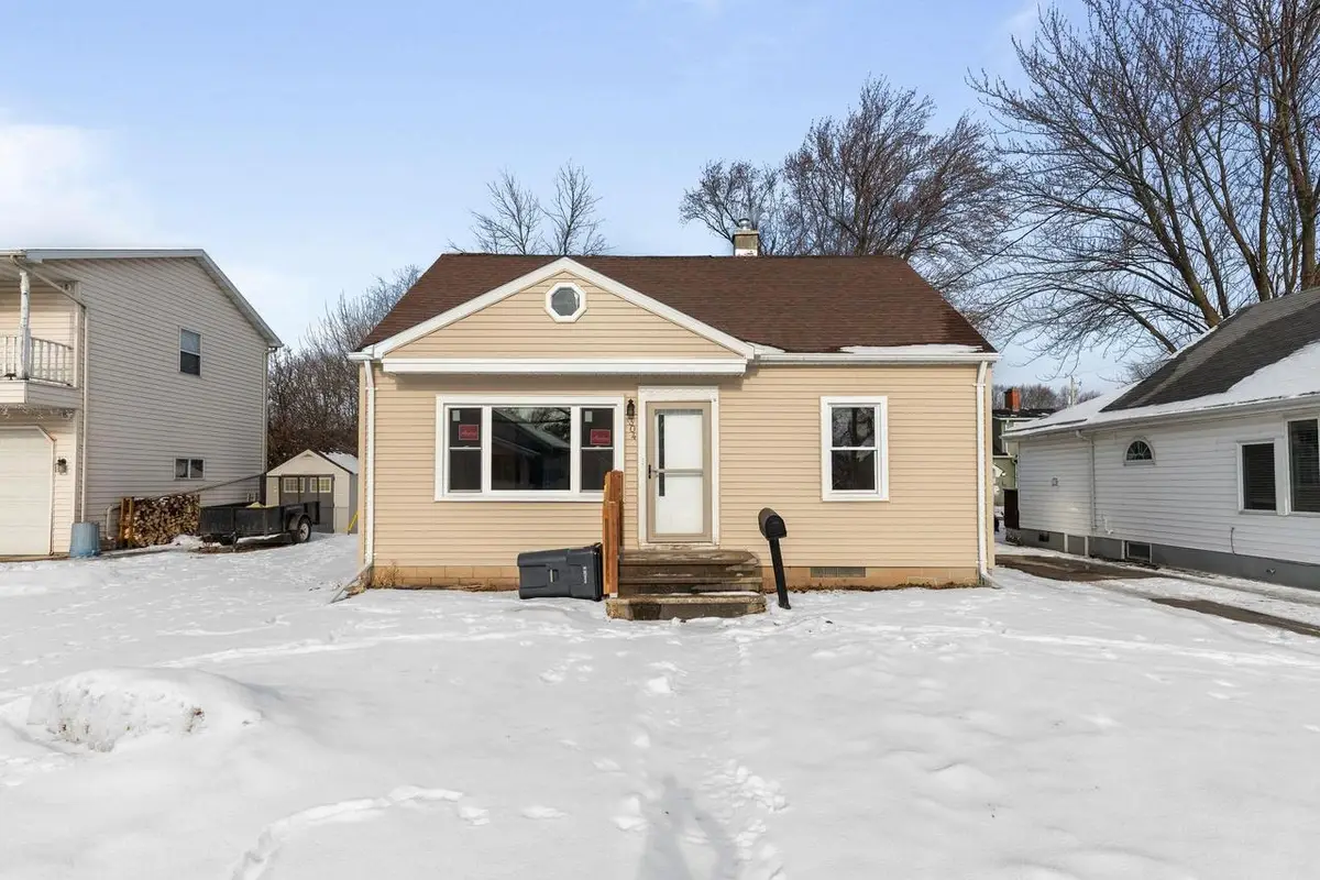 304 DIVISION STREET, Neenah, WI 54956 - Image #1