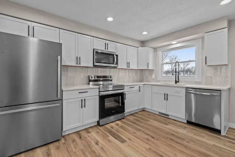 216 PLUMMER AVENUE, Neenah, WI 54956 - Image #2