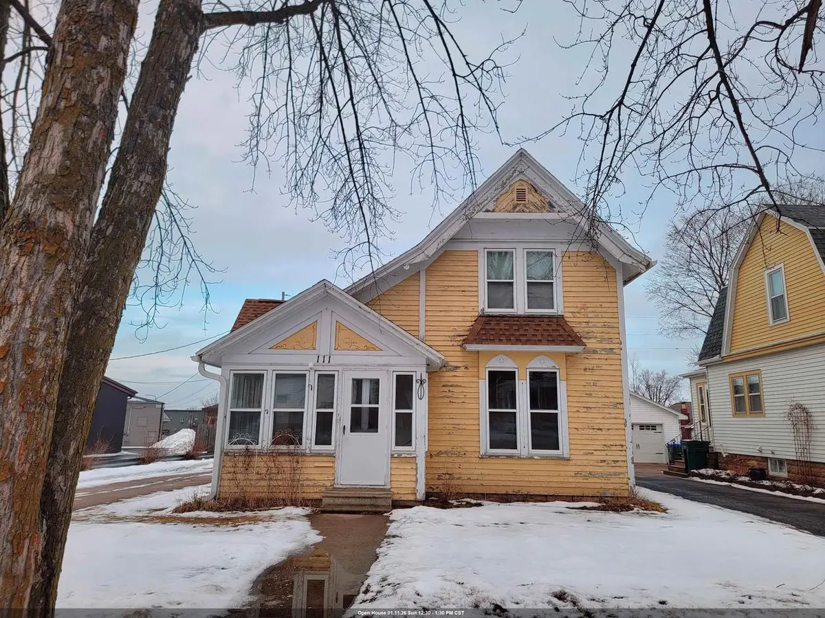 111 E BEACON AVENUE, New London, WI 54961 - Image #1