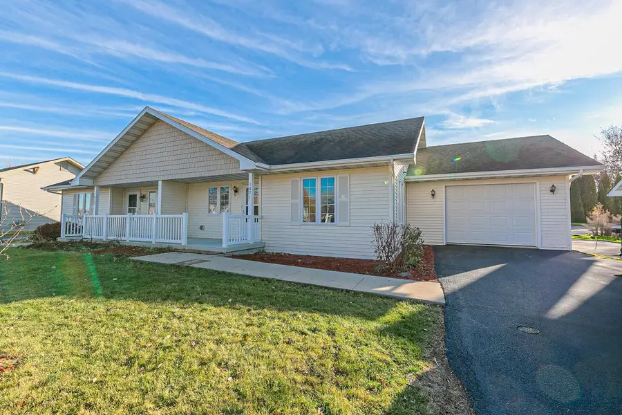 1871 NATURES WAY, Menasha, WI 54952 - Image #2