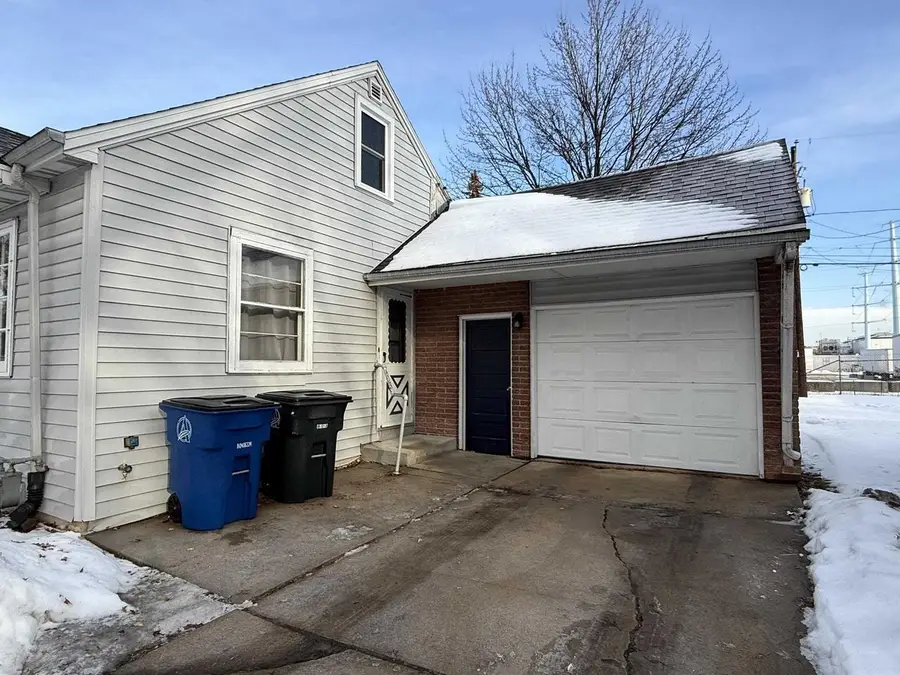 464 COTTAGE GROVE AVENUE, Ashwaubenon, WI 54304 - Image #2