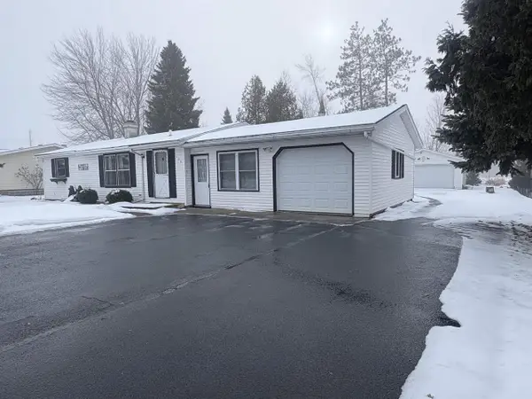 106 W BAEHR STREET, Cecil, WI 54111