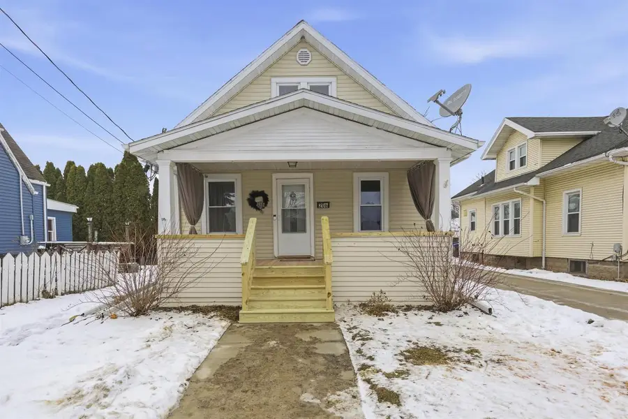 208 CENTER STREET, Neenah, WI 54956 - Image #2