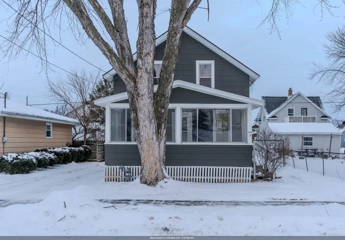 904 W 8TH AVENUE, Oshkosh, WI 54902 - Image #1