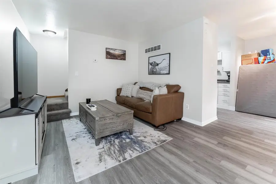 1422 W 2ND AVENUE, Oshkosh, WI 54902 - Image #3