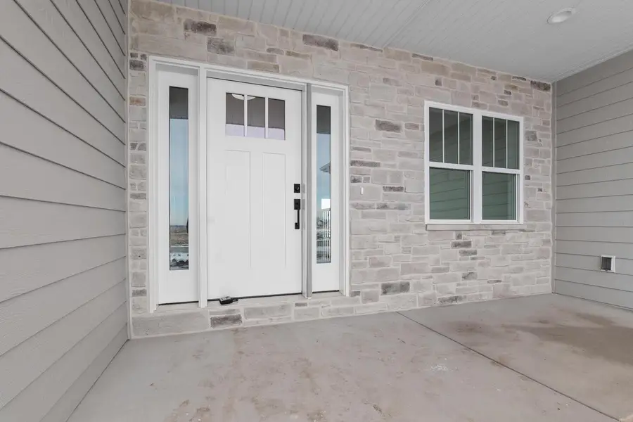 113 BECKERAE COURT, Wrightstown, WI 54180 - Image #2