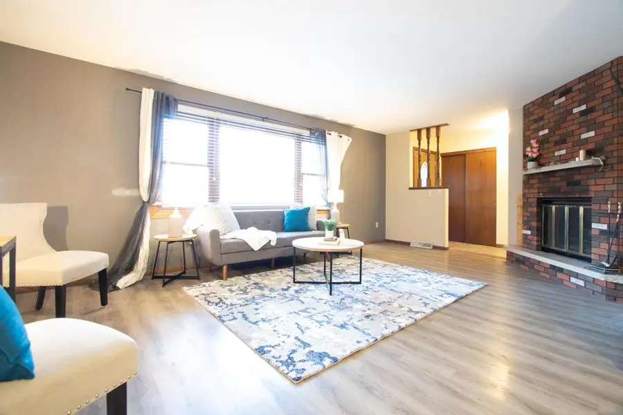 340 WESTBROOK DRIVE, Oshkosh, WI 54904 - Image #2