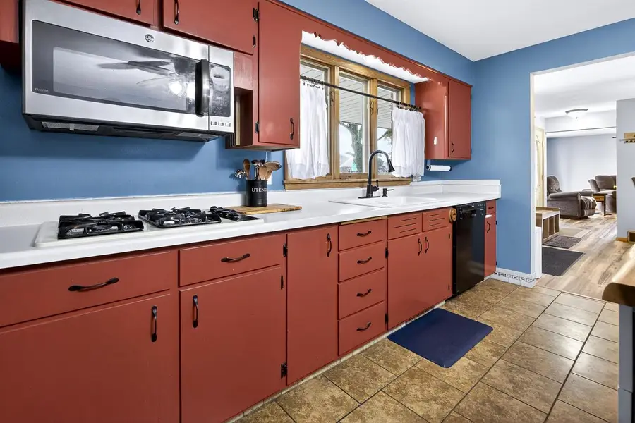 802 E FLORIDA AVENUE, Appleton, WI 54911 - Image #3