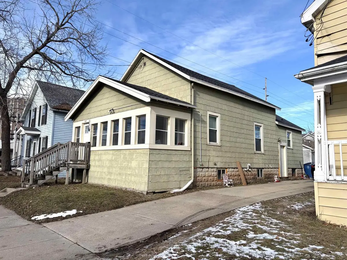 504 CEAPE AVENUE, Oshkosh, WI 54901 - Image #1
