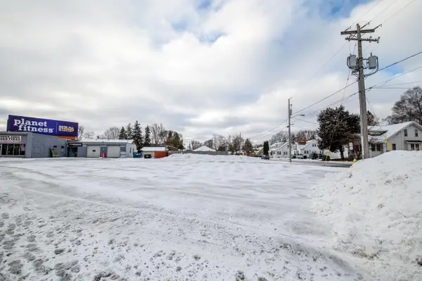 1662 MAIN STREET, Green Bay, WI 54302