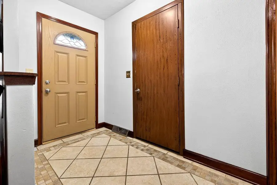 801 S OLSON AVENUE, Appleton, WI 54914 - Image #3