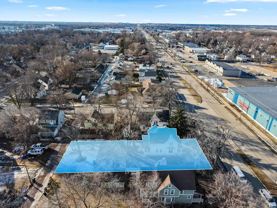 1127 W COLLEGE AVENUE, Appleton, WI 54914 - #3