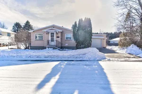 118 COLEMAN STREET, Marinette, WI 54143