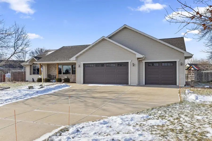 1615 SHALLOW CREEK COURT, Green Bay, WI 54313 - Image #2