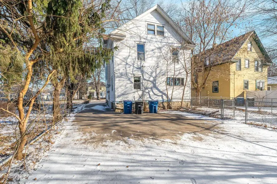 1641 JACKSON STREET, Oshkosh, WI 54901 - #2