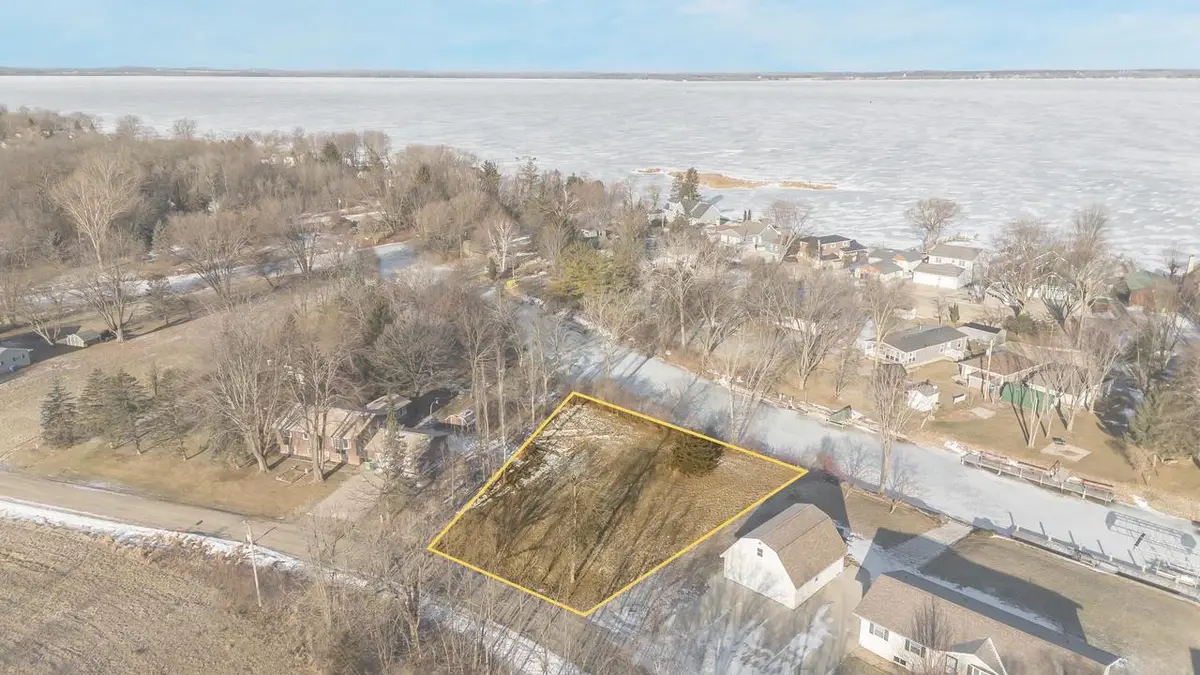 SHIRLEY COURT, Winneconne, WI 54986 - #1