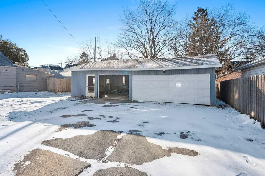 425 E SUMMER STREET, Appleton, WI 54911 - Image #2