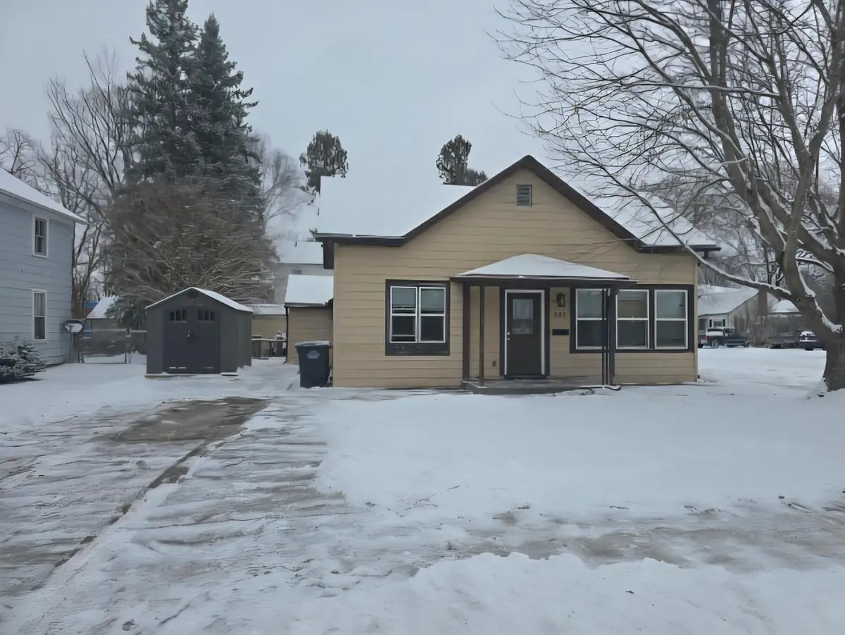 231 E CENTER STREET, Shawano, WI 54166 - Image #1