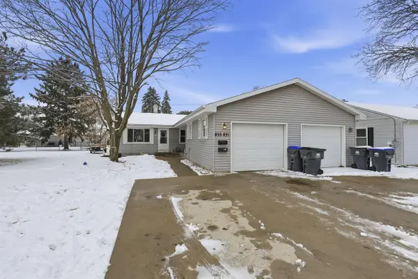 831 S COMMERCIAL STREET, Neenah, WI 54956