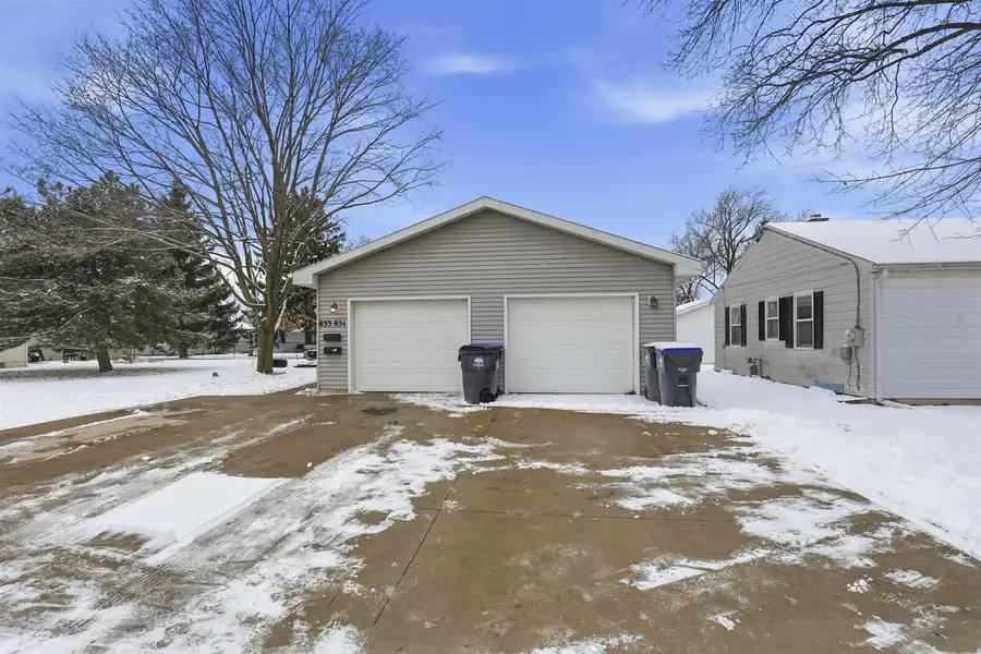 831 S COMMERCIAL STREET, Neenah, WI 54956 - #2