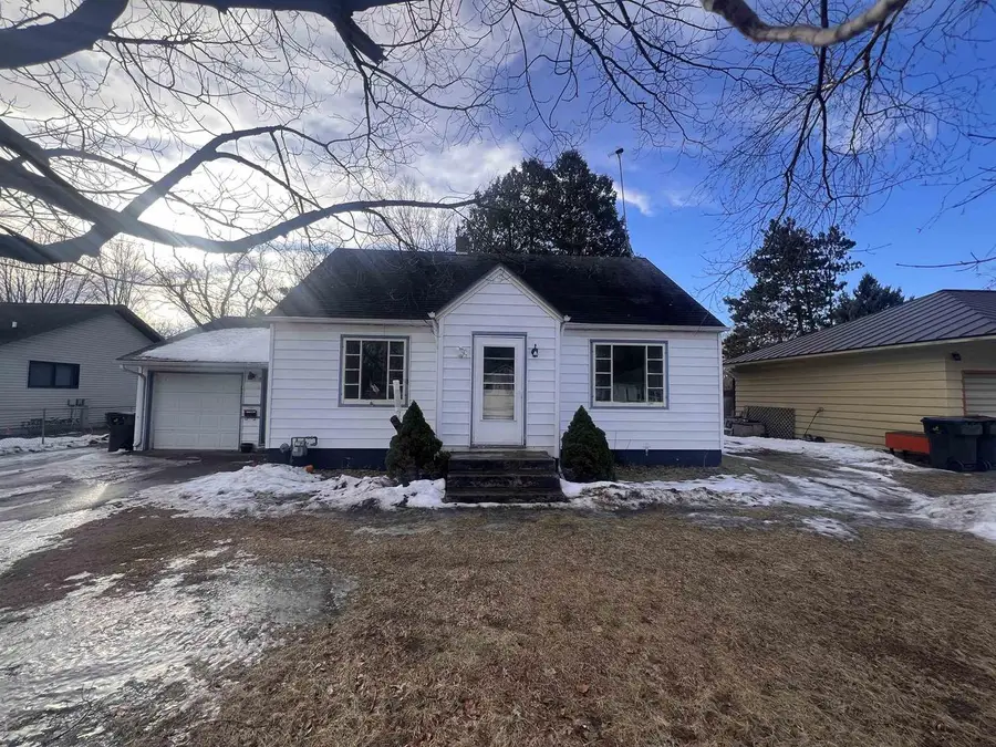 720 E FULTON STREET, Waupaca, WI 54981 - #2