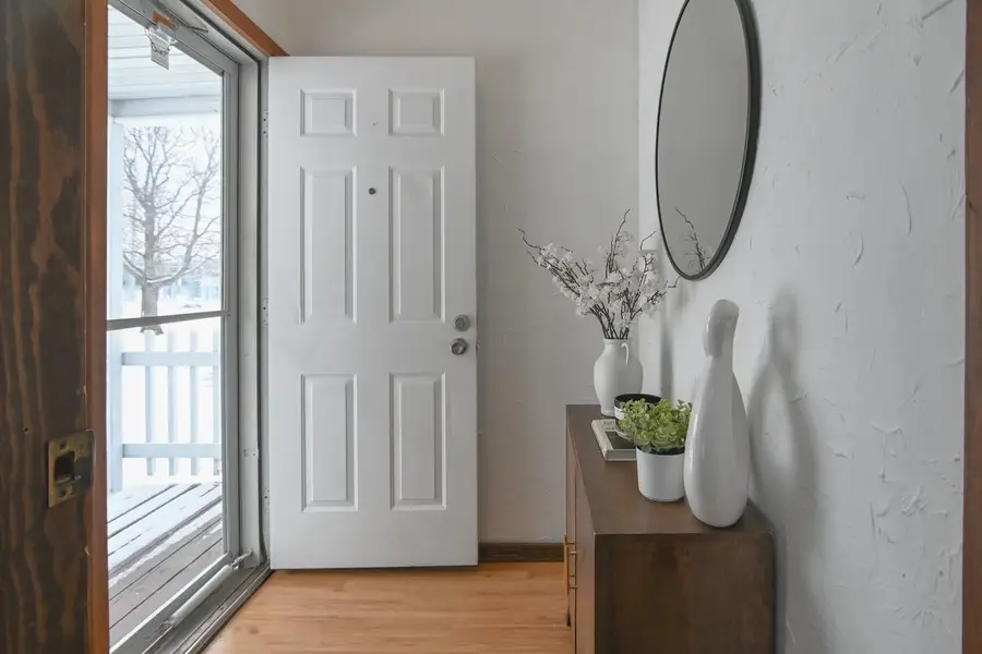 1129 S CHESTNUT AVENUE, Green Bay, WI 54304 - Image #2