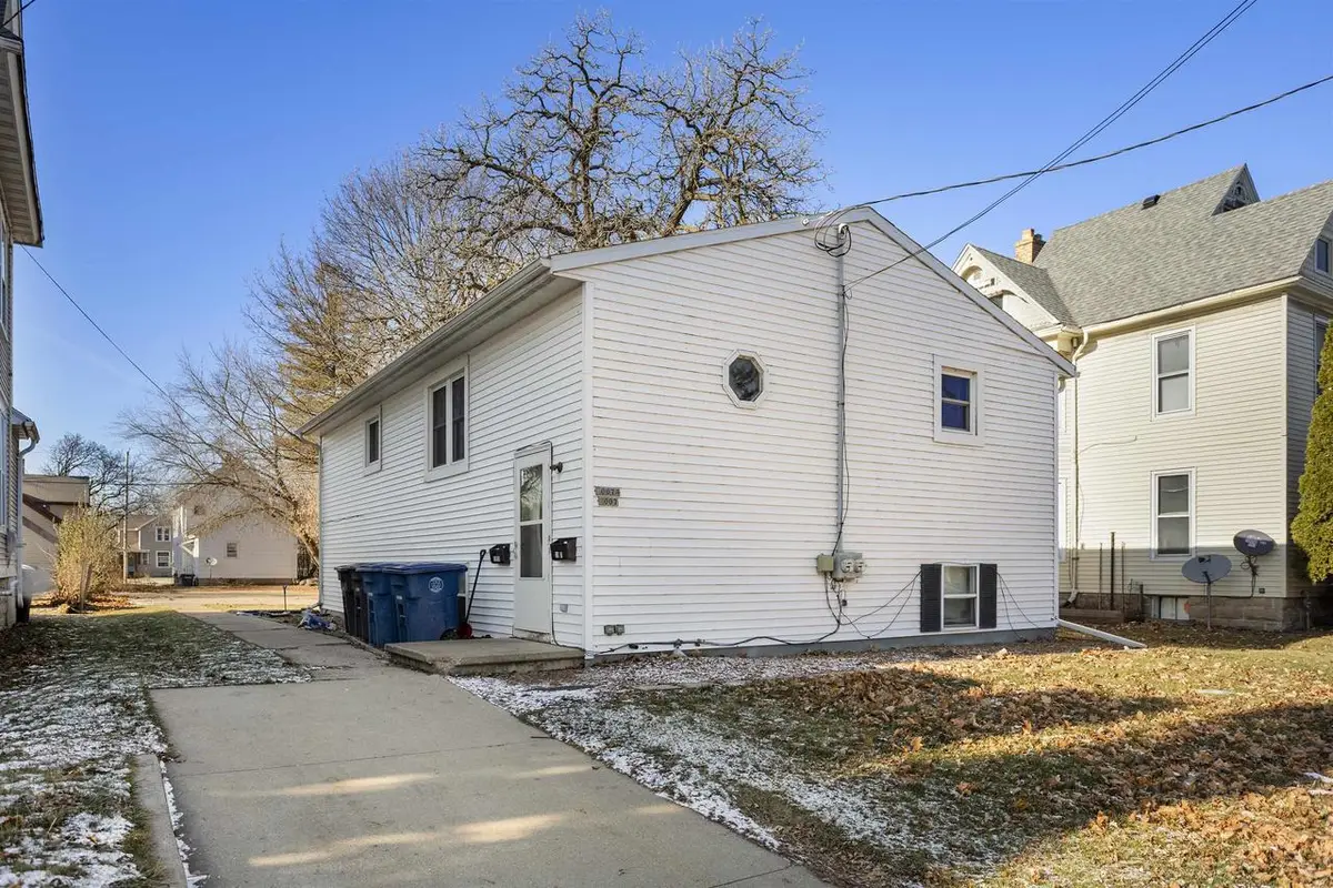 1007 JACKSON STREET, Oshkosh, WI 54901 - #1