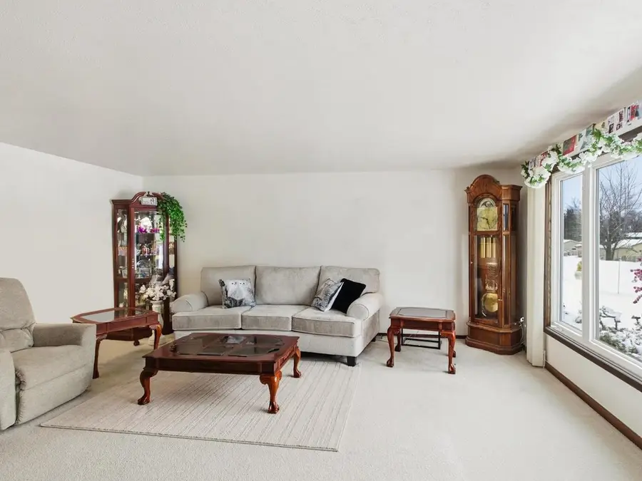 3060 HOLLAND ROAD, Green Bay, WI 54313 - Image #2