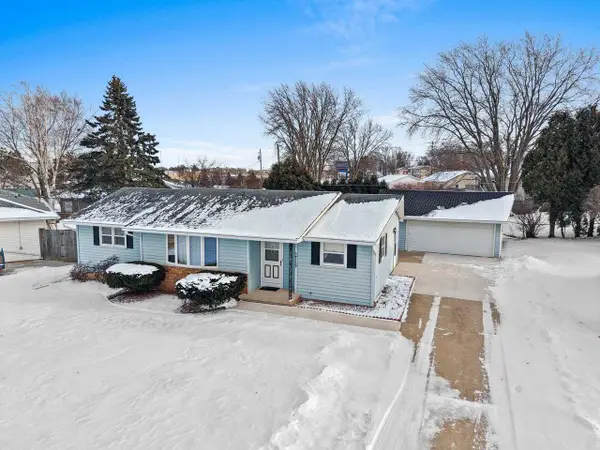 1713 BENTWOOD DRIVE, Green Bay, WI 54303