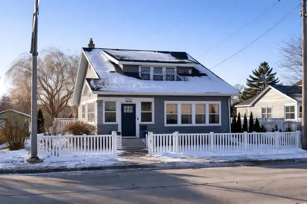 1221 OSHKOSH AVENUE, Oshkosh, WI 54902