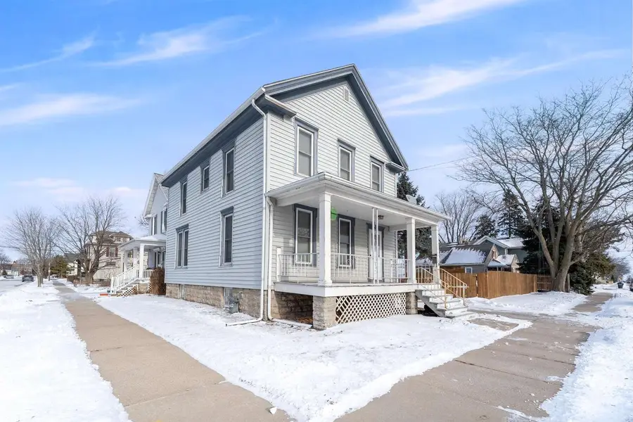602 CEAPE AVENUE, Oshkosh, WI 54901 - #2