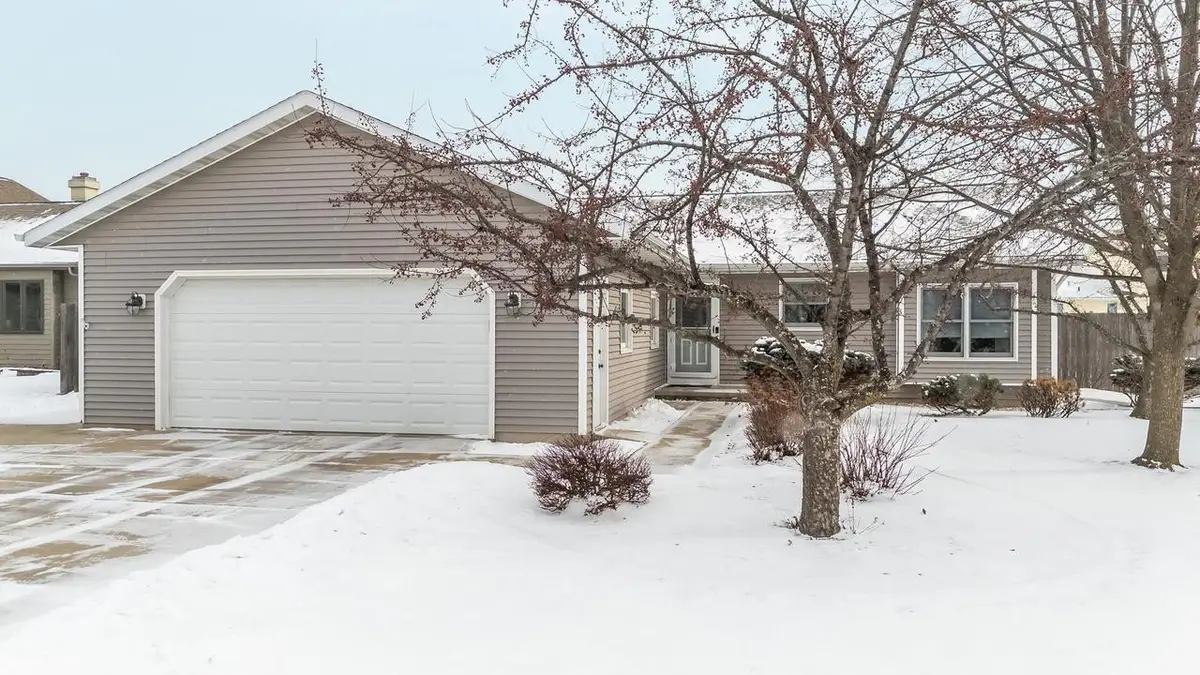 1253 MEADOWVIEW DRIVE, Menasha, WI 54952 - #1