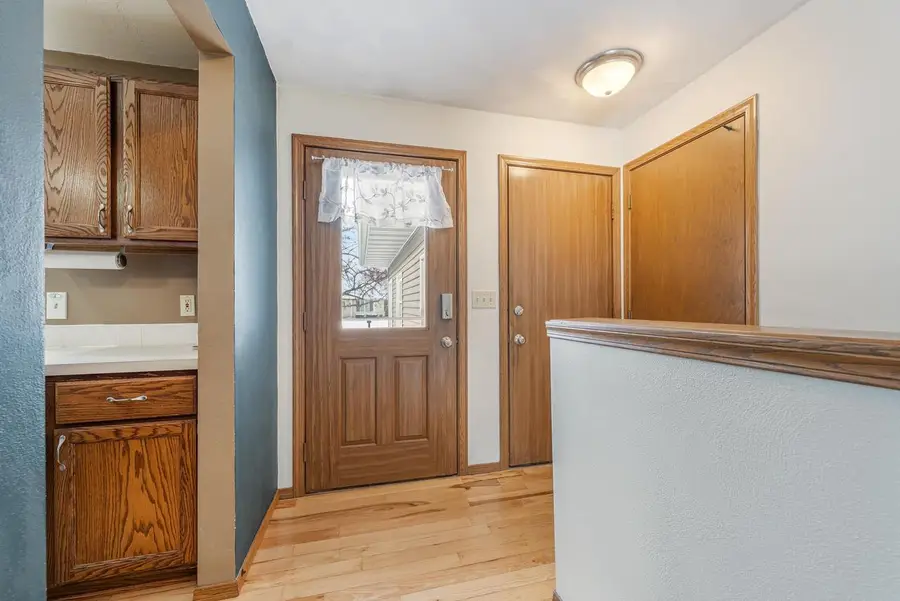 1253 MEADOWVIEW DRIVE, Menasha, WI 54952 - #3