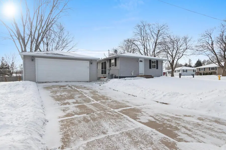 505 BLUEBIRD LANE, Green Bay, WI 54303 - Image #3