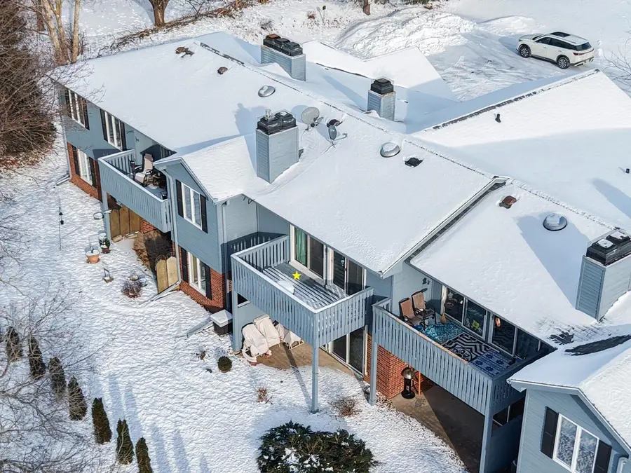 2945 MOSSY OAK CIRCLE, Green Bay, WI 54311 - Image #2