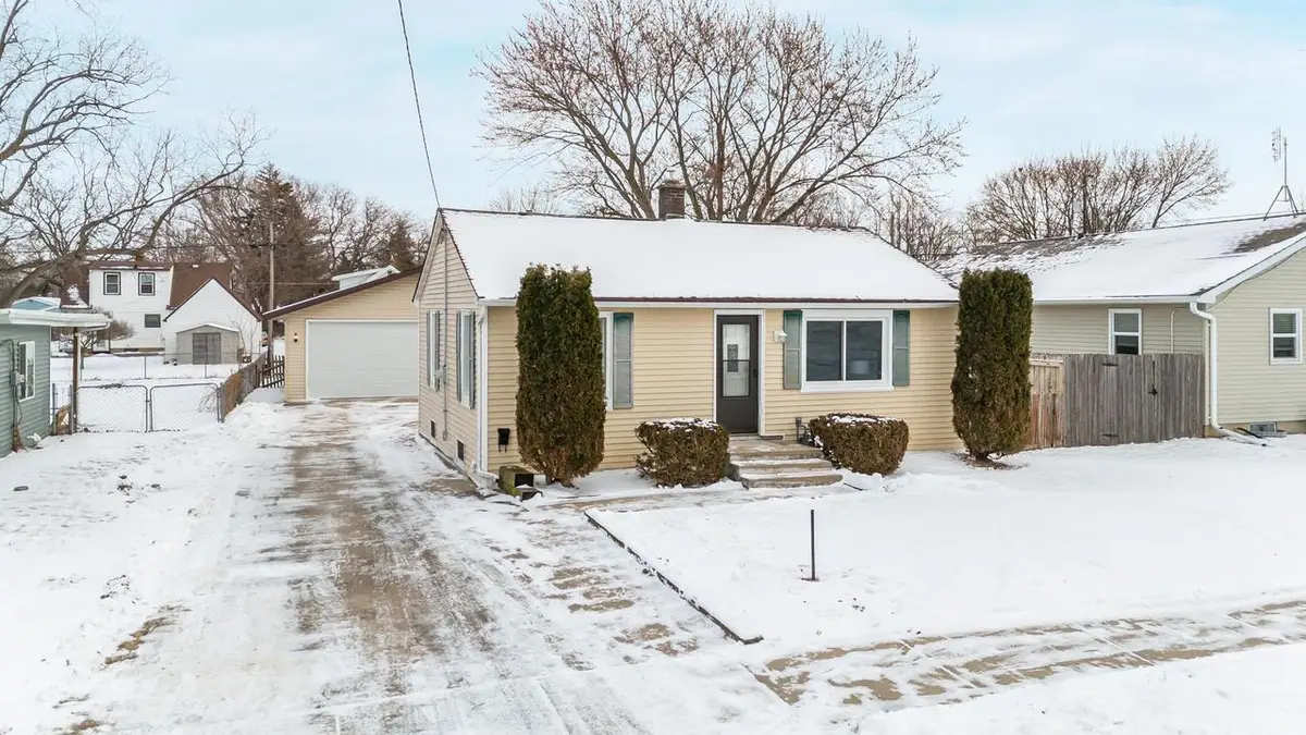 1852 MCCURDY STREET, Oshkosh, WI 54902 - #1