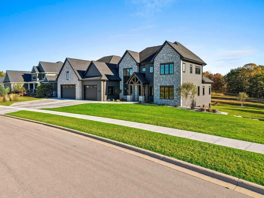 2011 LABYRINTH LANE, De Pere, WI 54115 - #2